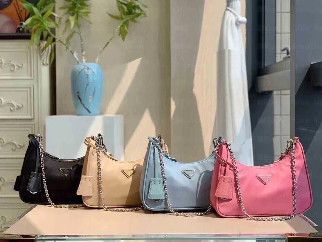 Designer Nylon Bags Re-Edition 2005 Saffiano handbags women genuine leather luxury shoulder bag chains purse messenger hobo 3pcs set sacoche tote, #18 22*14*7cm
Designer Nylon Bags Re-Edition 2005 Saffiano handbags women genuine leather luxury shoulder bag chains purse messenger hobo 3pcs set sacoche tote, #18 22*14*7cm