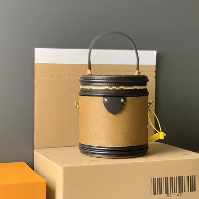 M43986 women luxurys designers shoulders bag fashion lady leather zipper bags cylinder cases toiletry kits tote crossbody shoulder purse
M43986 women luxurys designers shoulders bag fashion lady leather zipper bags cylinder cases toiletry kits tote crossbody shoulder purse