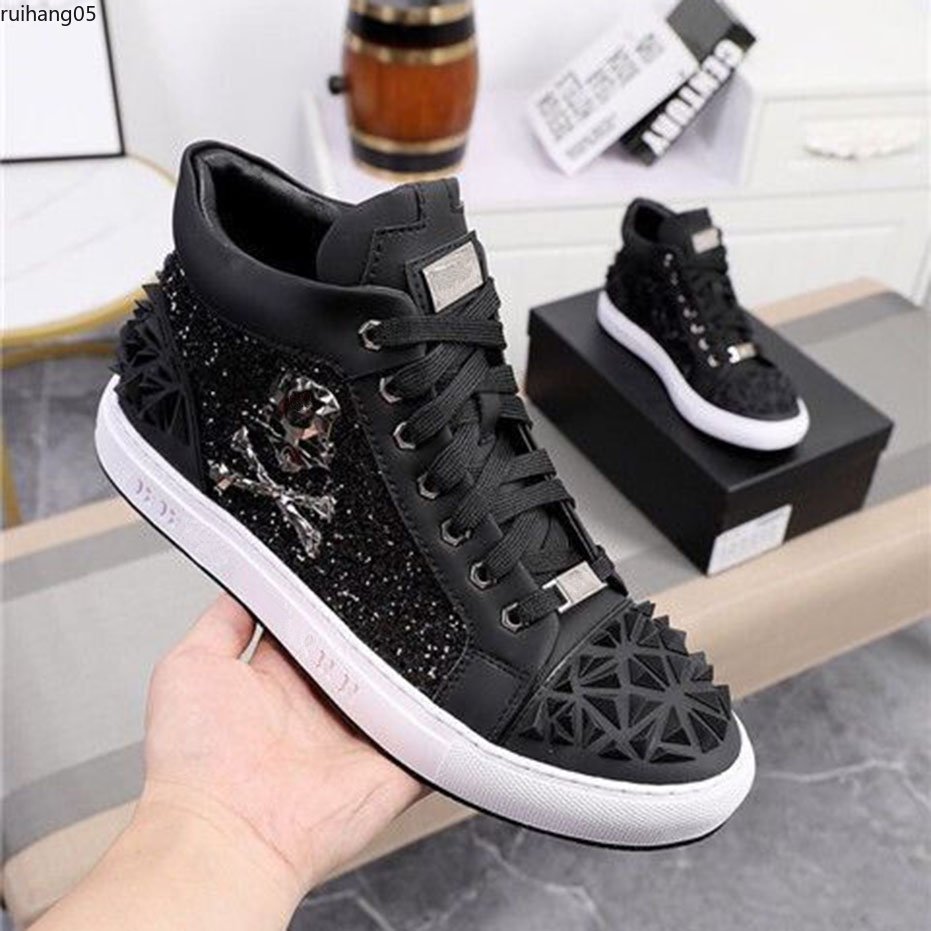 Designer Shoes Fashion Luxury Shoes Men Leather Lace Up Platform Oversized Sole Sneakers Casual Shoes Size 38-45 mkjkkl584983
Designer Shoes Fashion Luxury Shoes Men Leather Lace Up Platform Oversized Sole Sneakers Casual Shoes Size 38-45 mkjkkl584983