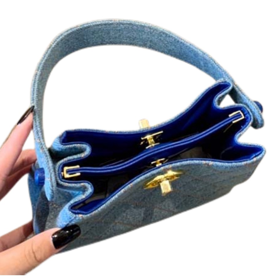 AAAAA designer bags fashion original golden lock bags shoulder crossbody clutch wholesale Luxury shoulder handbags fashions classics handbag fashion, Blue
AAAAA designer bags fashion original golden lock bags shoulder crossbody clutch wholesale Luxury shoulder handbags fashions classics handbag fashion, Blue