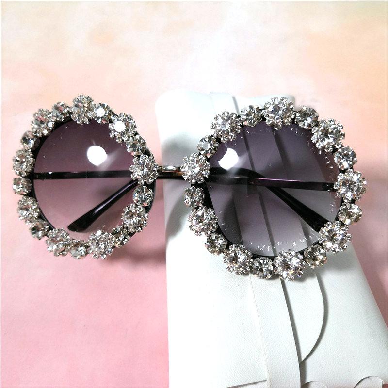 Sunglasses OLuxury Diamond Round Women Brand Oversized Crystal Black Sun Glasses Ladies 2023 Mirror Shades FML
Sunglasses OLuxury Diamond Round Women Brand Oversized Crystal Black Sun Glasses Ladies 2023 Mirror Shades FML