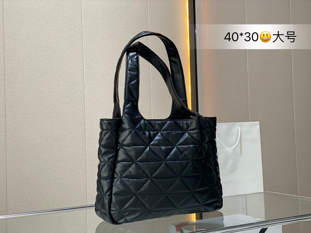 7A Pra Gaby Designer Tote Bags Black Women Luxury Bags Soft Leather Casual Shoulder Bags Classic Large Shopping Bag Triangle Logo Handbags Lady Messenger Bag Clutch, 30cm black
7A Pra Gaby Designer Tote Bags Black Women Luxury Bags Soft Leather Casual Shoulder Bags Classic Large Shopping Bag Triangle Logo Handbags Lady Messenger Bag Clutch, 30cm black