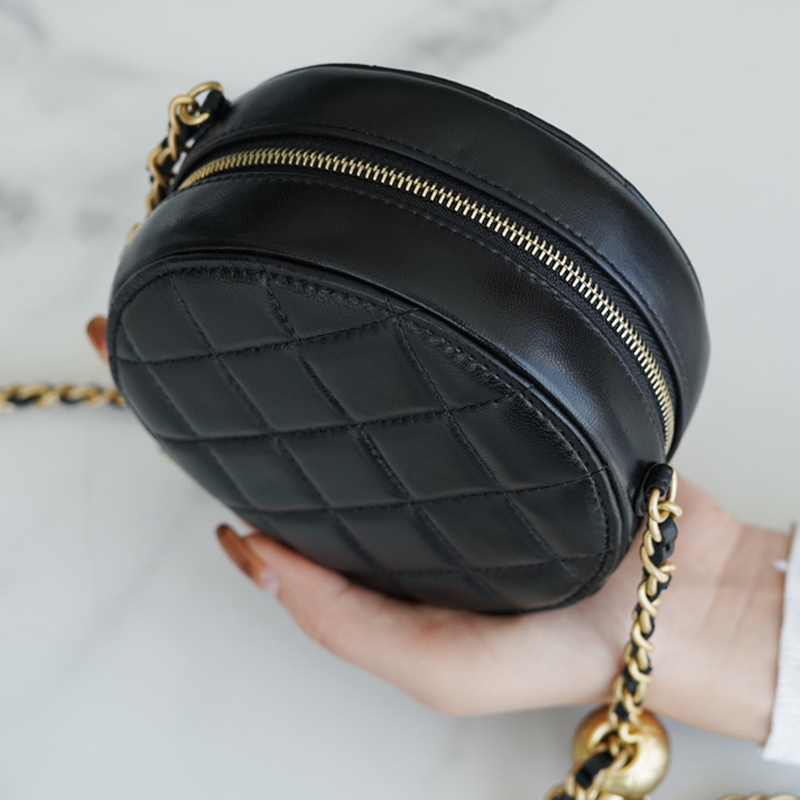 Tops quality luxury designers bags channel bag handbags Cosmetic Bag single shoulder bags fashionable style womens boutique bag Black gift box Womens handbag good, White+box
Tops quality luxury designers bags channel bag handbags Cosmetic Bag single shoulder bags fashionable style womens boutique bag Black gift box Womens handbag good, White+box