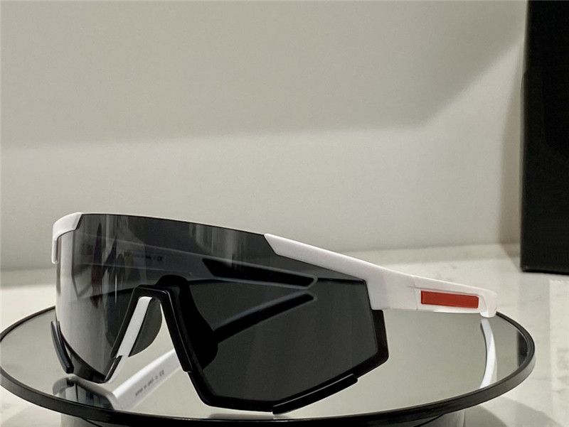 designer sunglasses for women fashion style protects eyes UV400 lens SPS04W SPR17WF generous avant garde style mens and womens outdoor sport
designer sunglasses for women fashion style protects eyes UV400 lens SPS04W SPR17WF generous avant garde style mens and womens outdoor sport