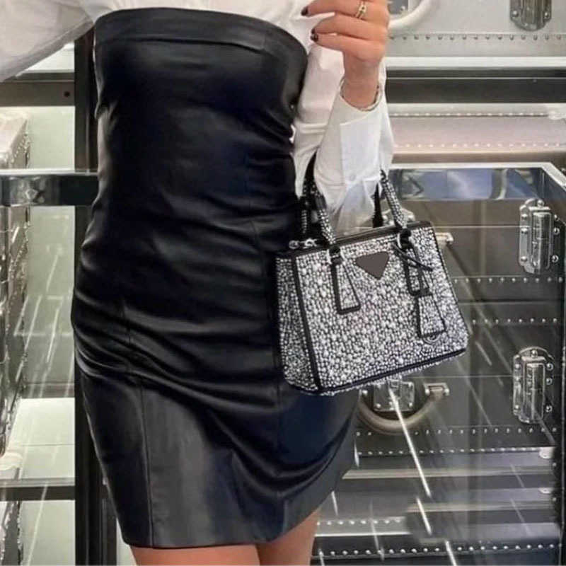 Bags Shoulder luxurys handbag bags designer women bag designers crossbody Bags womens Diamonds fashion all-match handbags 230116 Prad 6507, Pdn02 23x16cm
Bags Shoulder luxurys handbag bags designer women bag designers crossbody Bags womens Diamonds fashion all-match handbags 230116 Prad 6507, Pdn02 23x16cm