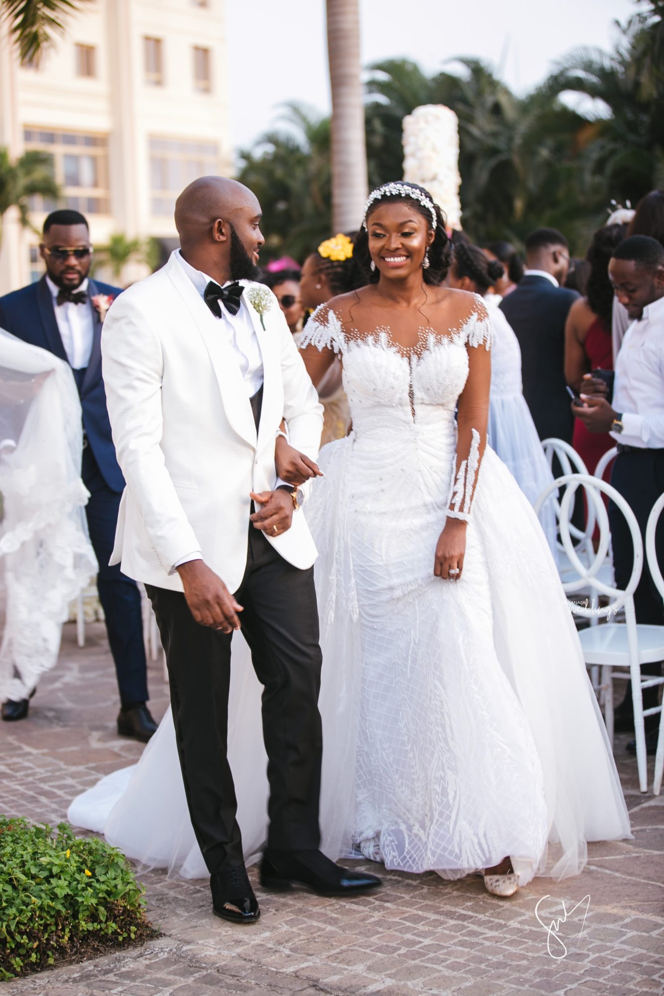 Modest Long Sleeve Ball Gown Wedding Dresses Bridal Gowns Sheer Jewel Neck Lace Appliqued Sequins Plus Size Robe De Mariee Custom Made Detachable Trai