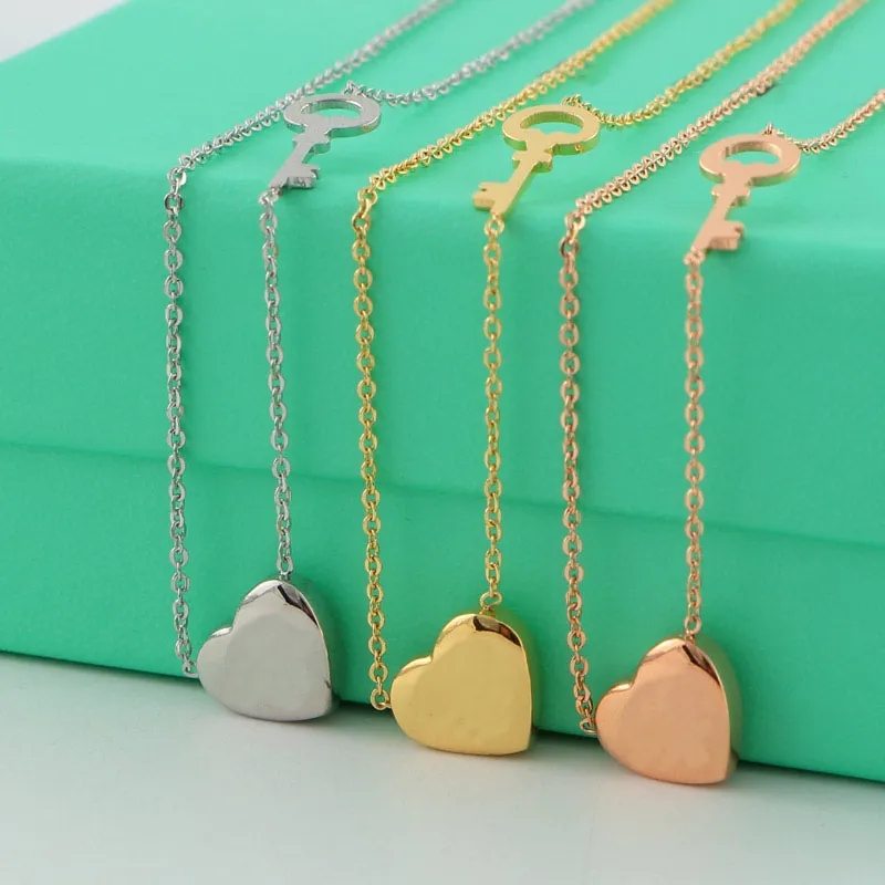 Designer Jewelry Three dimensional Heart Pendant Charm necklace Gold Love Necklaces Women Rings Bracelet Bangles Luxury Pendants Titanium lovers chain
Designer Jewelry Three dimensional Heart Pendant Charm necklace Gold Love Necklaces Women Rings Bracelet Bangles Luxury Pendants Titanium lovers chain