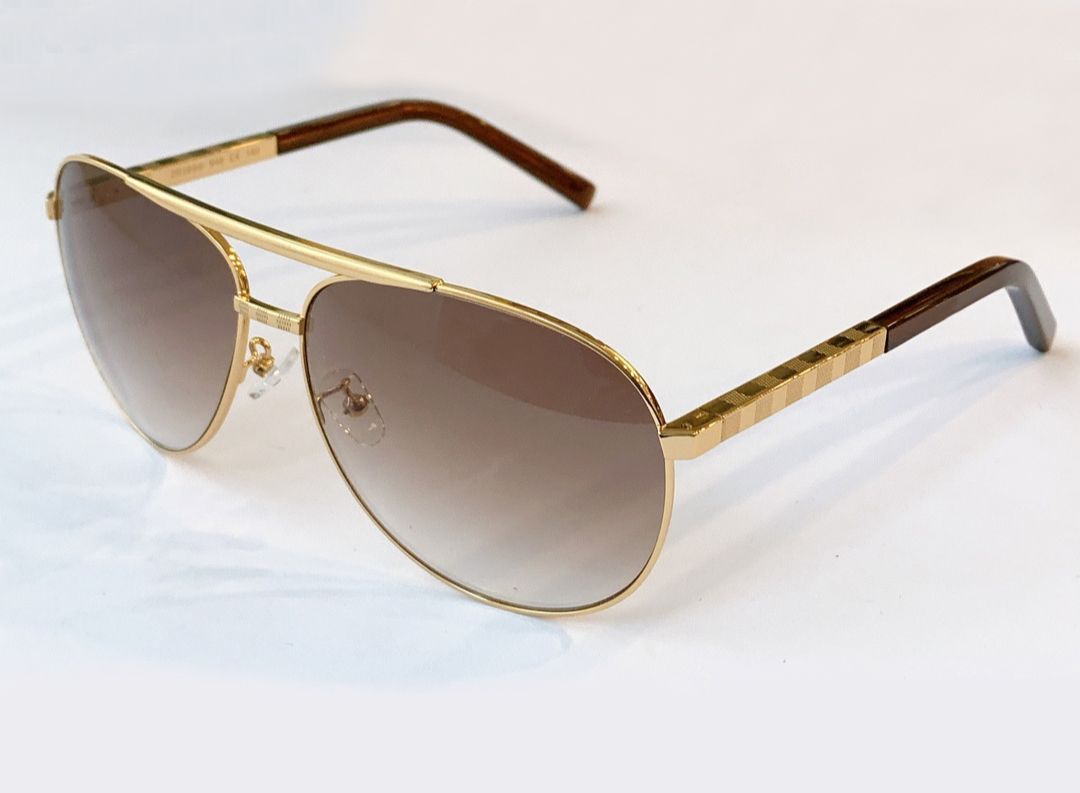 Classic Pilote Sunglasses for Men Metal Gold Frame/Clear Lens Sun Glasses UV400 Protection Eyewear with Box
Classic Pilote Sunglasses for Men Metal Gold Frame/Clear Lens Sun Glasses UV400 Protection Eyewear with Box
