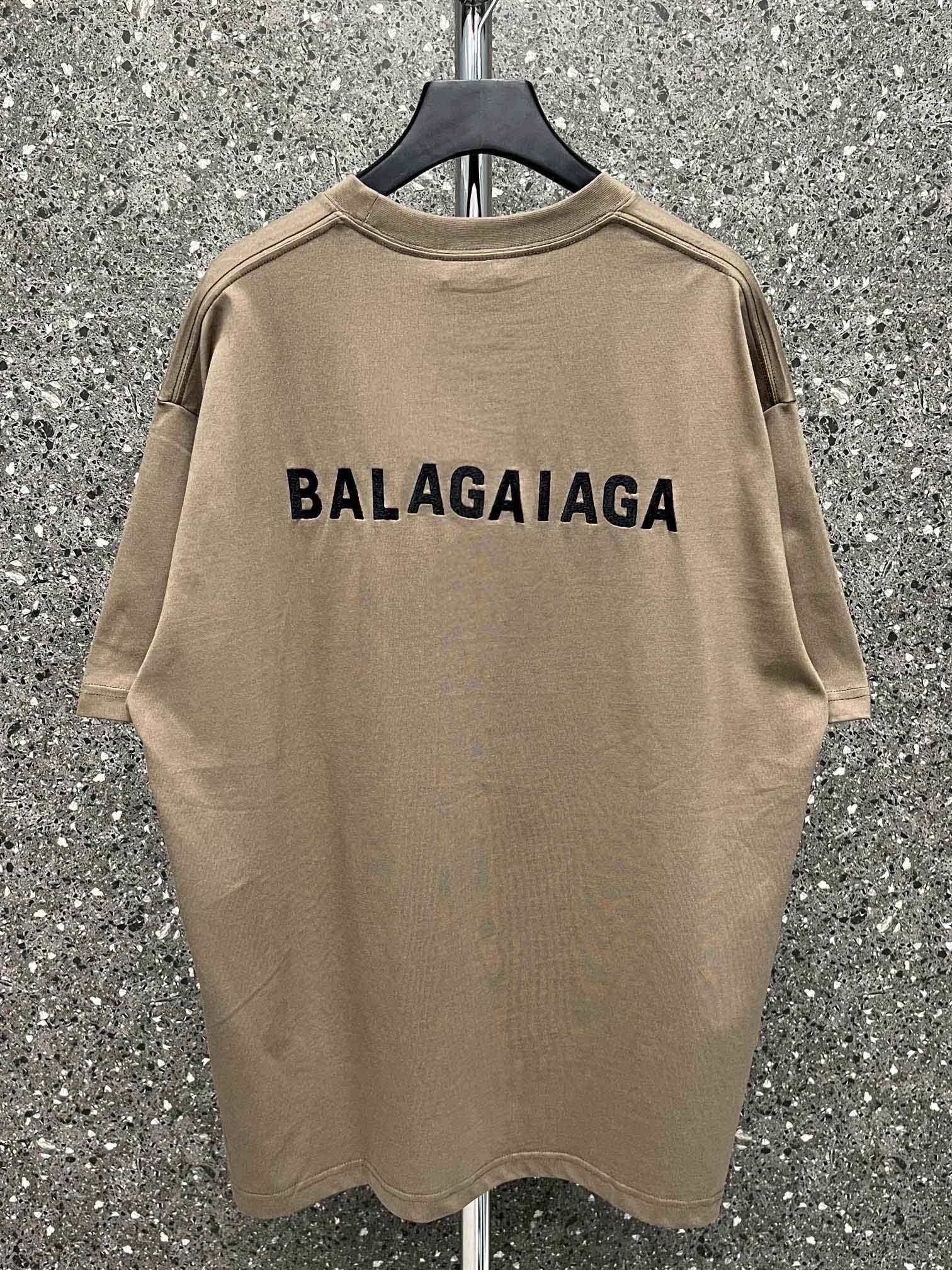 Men's Plus Tees & Polos Round neck embroidered and printed polar style summer wear with street pure cotton w63s932
Men's Plus Tees & Polos Round neck embroidered and printed polar style summer wear with street pure cotton w63s932