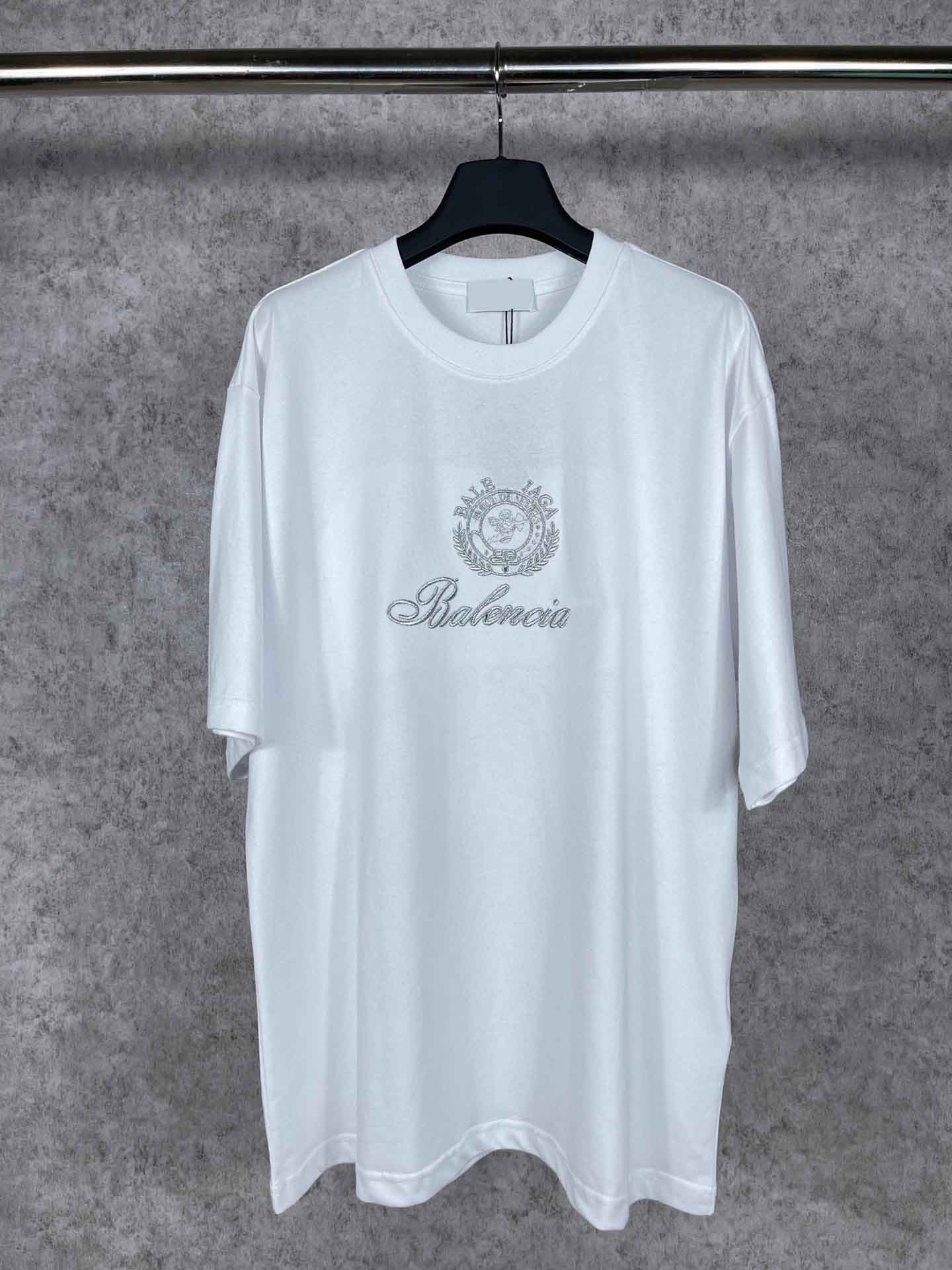 Men's Plus Tees Polos Round neck embroidered and printed polar style summer wear with street pure cotton 22CW
Men's Plus Tees Polos Round neck embroidered and printed polar style summer wear with street pure cotton 22CW