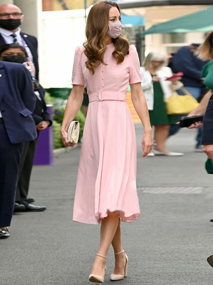 Party Dresses Princess Kate Designer Fashion Women Summer Midi Dress High Quality Elegant Gentlewoman Casual Office Pink
Party Dresses Princess Kate Designer Fashion Women Summer Midi Dress High Quality Elegant Gentlewoman Casual Office Pink
