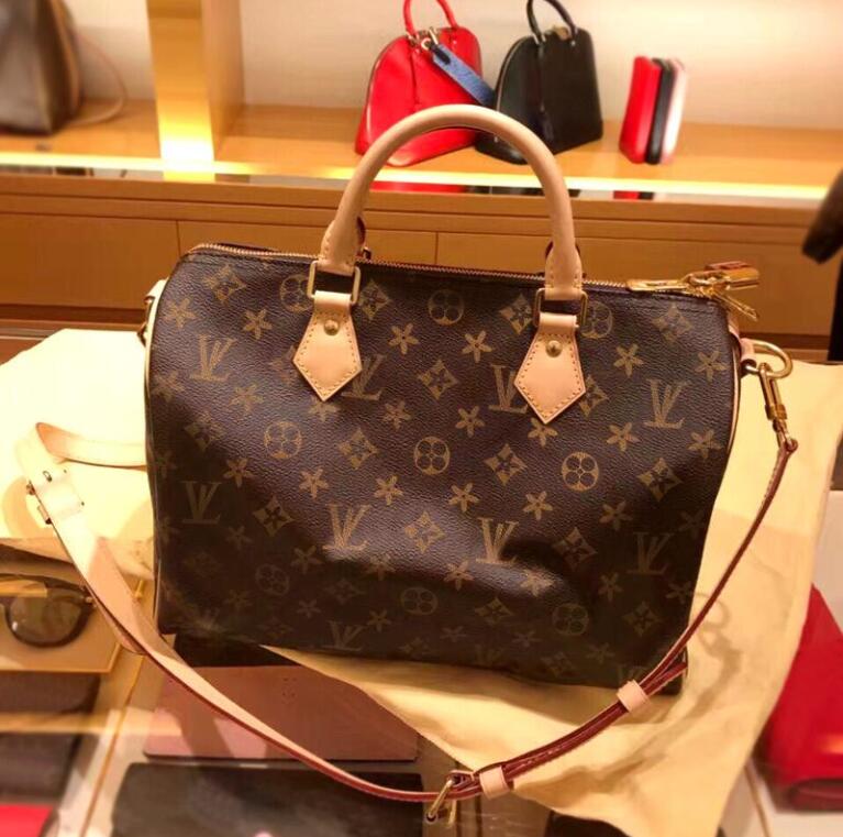 Woman Evening Bags Women Messenger Travel bag Classic Style Fashion bags Shoulder Lady Totes handbags 30cm With key lock Handbag, Brown flower
Woman Evening Bags Women Messenger Travel bag Classic Style Fashion bags Shoulder Lady Totes handbags 30cm With key lock Handbag, Brown flower