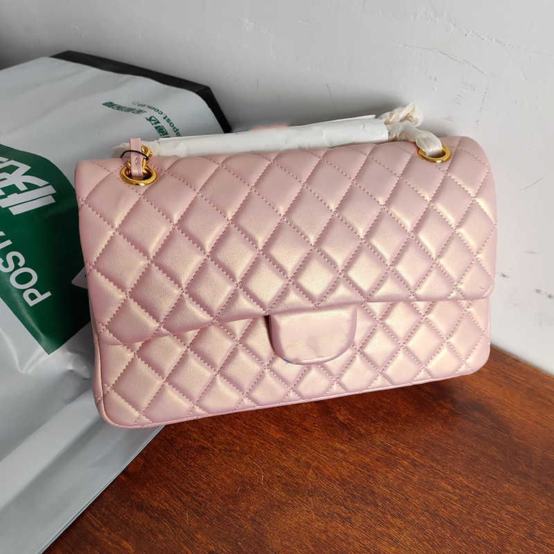 CC Bags Luxury Brand Shoulder Bags Womens Classic Double Flap Pearly Pink Bags Gold Turn Lock Crossbody Shoulder Handbags Sacoche Purse 25CM, Box
CC Bags Luxury Brand Shoulder Bags Womens Classic Double Flap Pearly Pink Bags Gold Turn Lock Crossbody Shoulder Handbags Sacoche Purse 25CM, Box