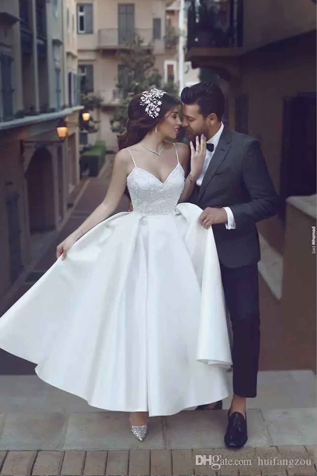 Chic Short Dress Spaghetti Straps Sexy Backless Sweetheart Lace Applique Elegant Bridal Gowns Cheap Wedding Dresses 6660305