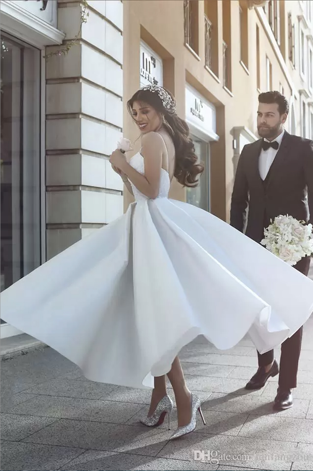 Chic Short Dress Spaghetti Straps Sexy Backless Sweetheart Lace Applique Elegant Bridal Gowns Cheap Wedding Dresses 6660305
