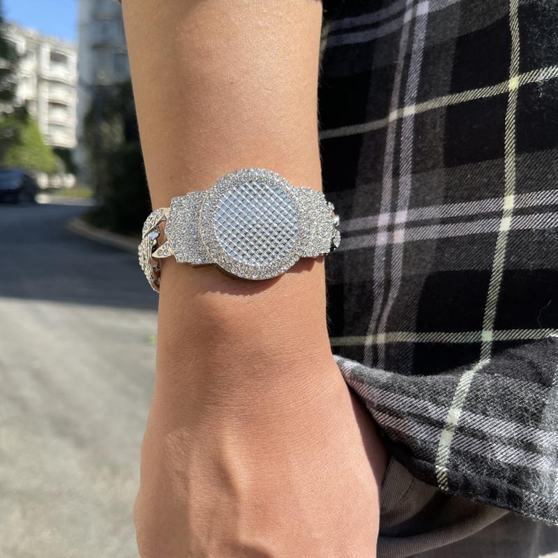 Charm Bracelets Luxury Hip Hop Fashion 37mm Men Cuban Chain Watch Bracelet Women Full Of Diamonds Iced Out Rock Rap JewelryCharm
Charm Bracelets Luxury Hip Hop Fashion 37mm Men Cuban Chain Watch Bracelet Women Full Of Diamonds Iced Out Rock Rap JewelryCharm