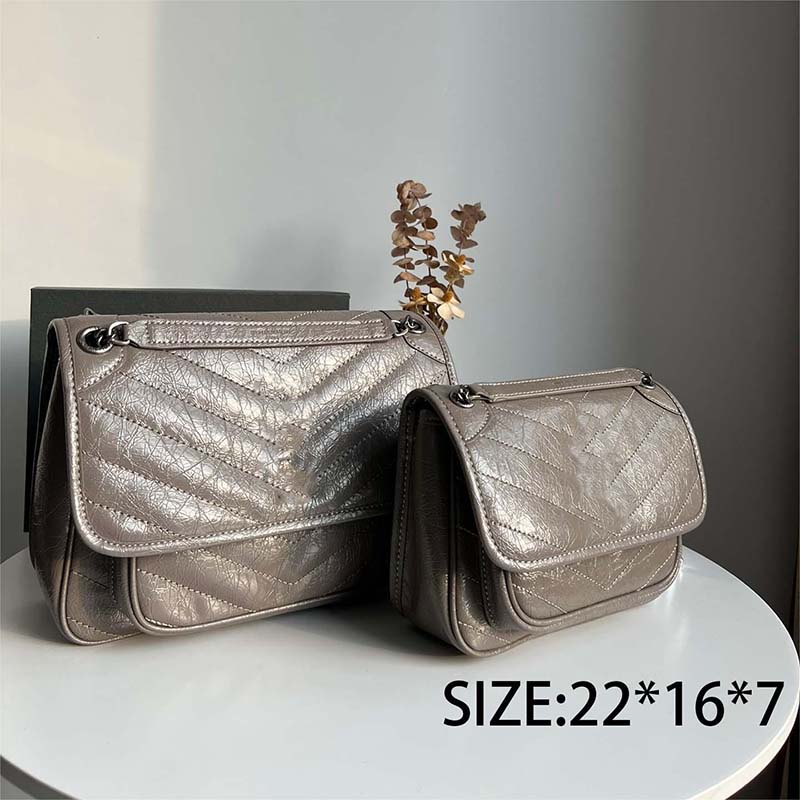Designer Woman Bag Shoulder bag Handbag Original Box Genuine Leather cross body chain famous classical designer lady Handbag black gold silver chain V pattern
Designer Woman Bag Shoulder bag Handbag Original Box Genuine Leather cross body chain famous classical designer lady Handbag black gold silver chain V pattern