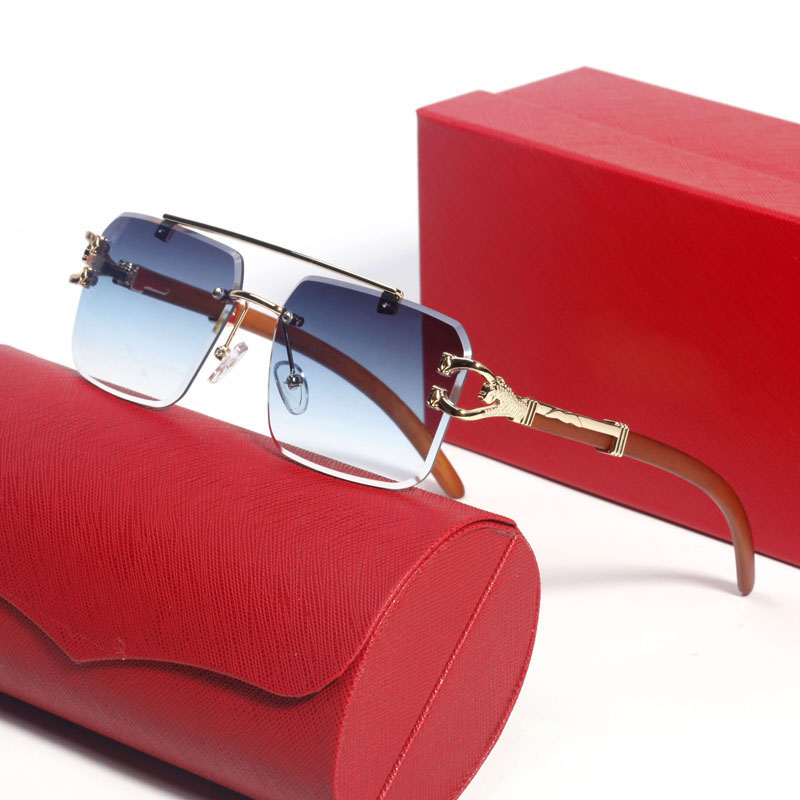 Fashion Eyewear Heart Sunglasses for Women Mens Designer Eyeglasses Rimless PC Frame Blue Polaroid Lens Carti Lunettes Vintage Wooden Legs Triangular signature
Fashion Eyewear Heart Sunglasses for Women Mens Designer Eyeglasses Rimless PC Frame Blue Polaroid Lens Carti Lunettes Vintage Wooden Legs Triangular signature