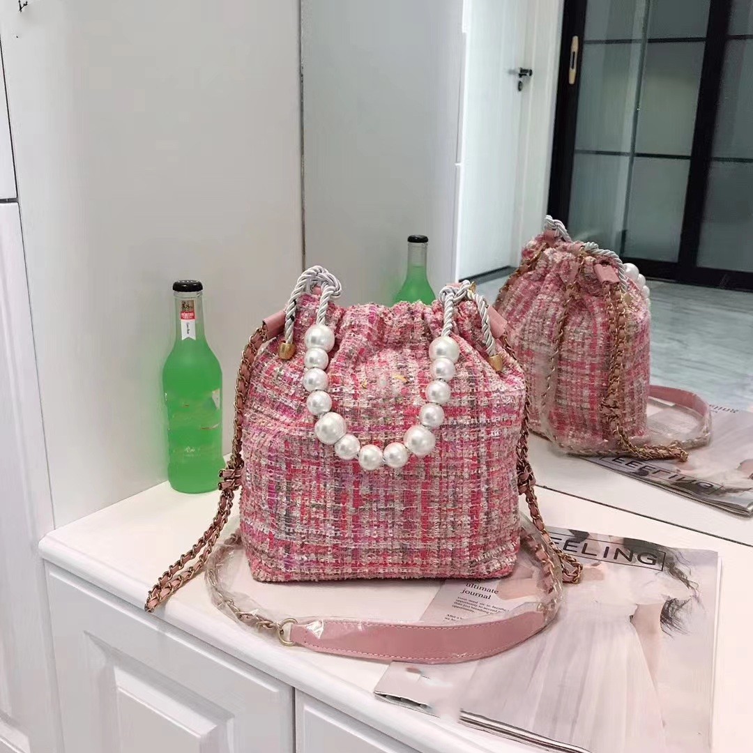 22A Womens Purple Tweed Bucket Bags Drawstring Classic Mini pearl Chain With Charms Crossbody Shoulder Outdoor Designer Handbags22*20, Box
22A Womens Purple Tweed Bucket Bags Drawstring Classic Mini pearl Chain With Charms Crossbody Shoulder Outdoor Designer Handbags22*20, Box