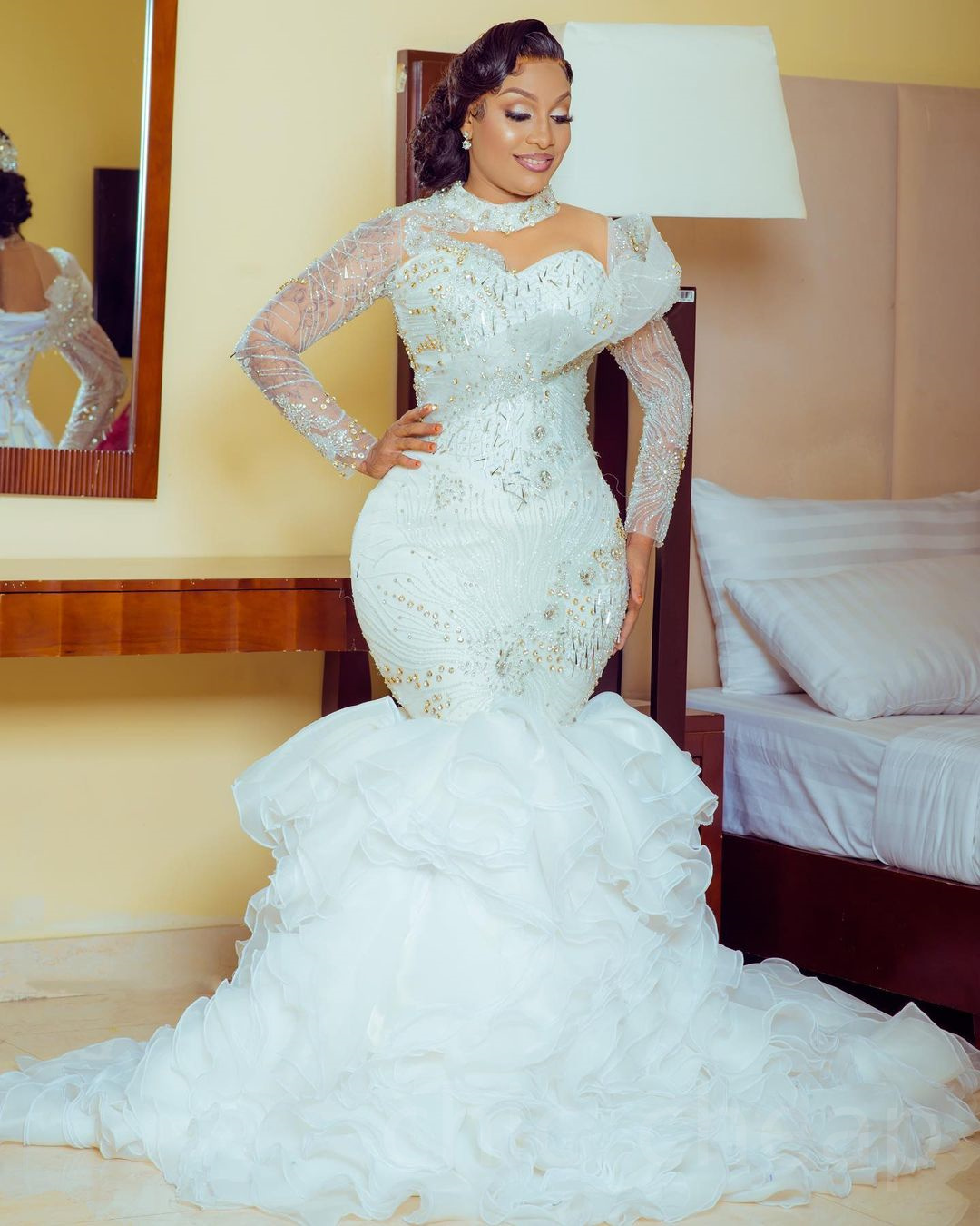 2023 Arabic Aso Ebi Ivory Mermaid Wedding Dress Luxurious Beaded Crystals Sequins Bridal Gowns Dresses ZJ155