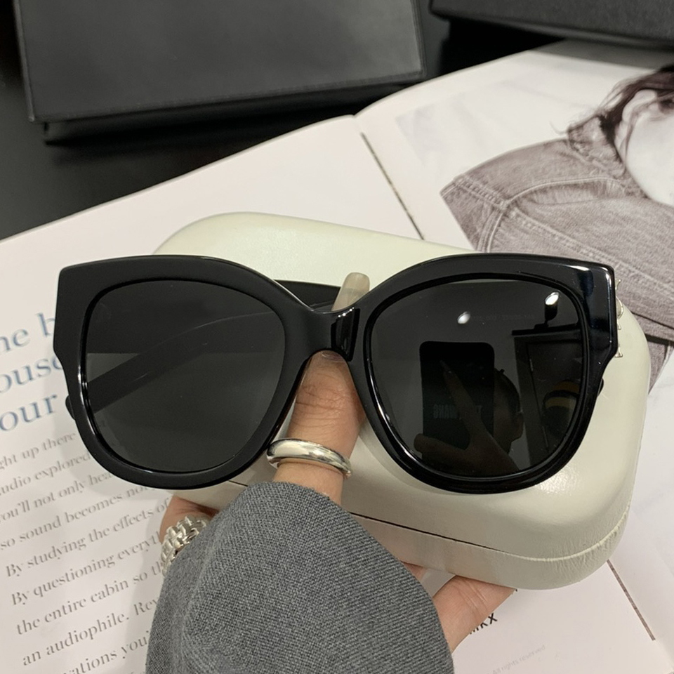 Shiny Black Grey Square Sunglasses for Women Men m95 Sun Glasses Shades occhiali da sole Designer Sunglasses gafas de sol UV400 Protection Eyewear with Box
Shiny Black Grey Square Sunglasses for Women Men m95 Sun Glasses Shades occhiali da sole Designer Sunglasses gafas de sol UV400 Protection Eyewear with Box