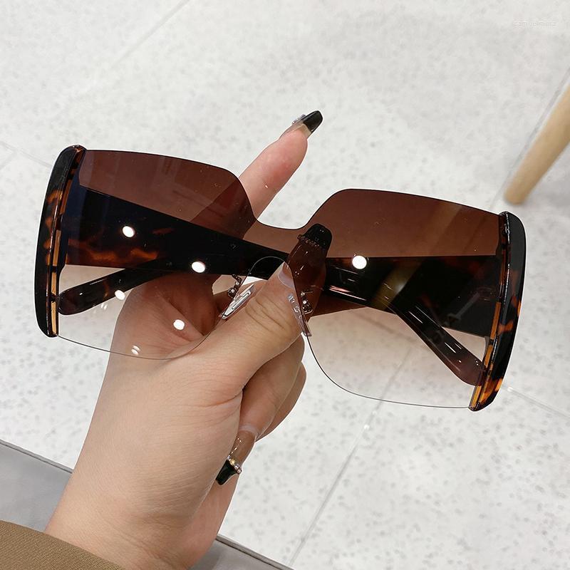 Sunglasses Rimless One-piece Man Woman 2023 Fashion Designer Goggles Trendy Gradient Male Female ShadesSunglassesSunglasses Samu22
Sunglasses Rimless One-piece Man Woman 2023 Fashion Designer Goggles Trendy Gradient Male Female ShadesSunglassesSunglasses Samu22