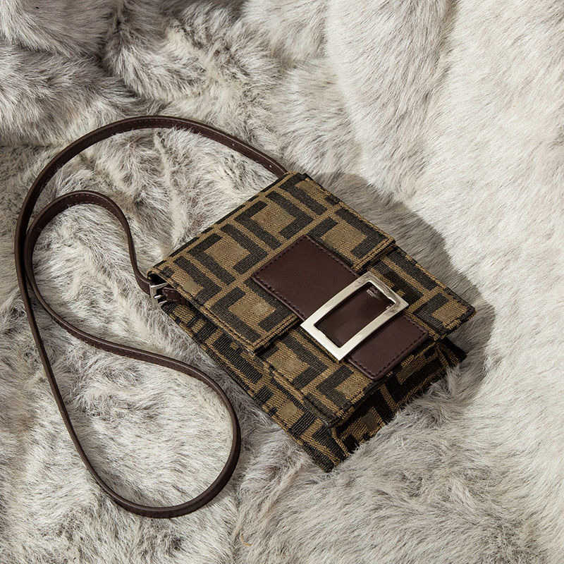 Luxury Canvas Shoulder Bag Women Fashion crossbody purse Designer Handbag 17cm Mini Mobile Phone Bags Square Clutch, Brown 17cm
Luxury Canvas Shoulder Bag Women Fashion crossbody purse Designer Handbag 17cm Mini Mobile Phone Bags Square Clutch, Brown 17cm