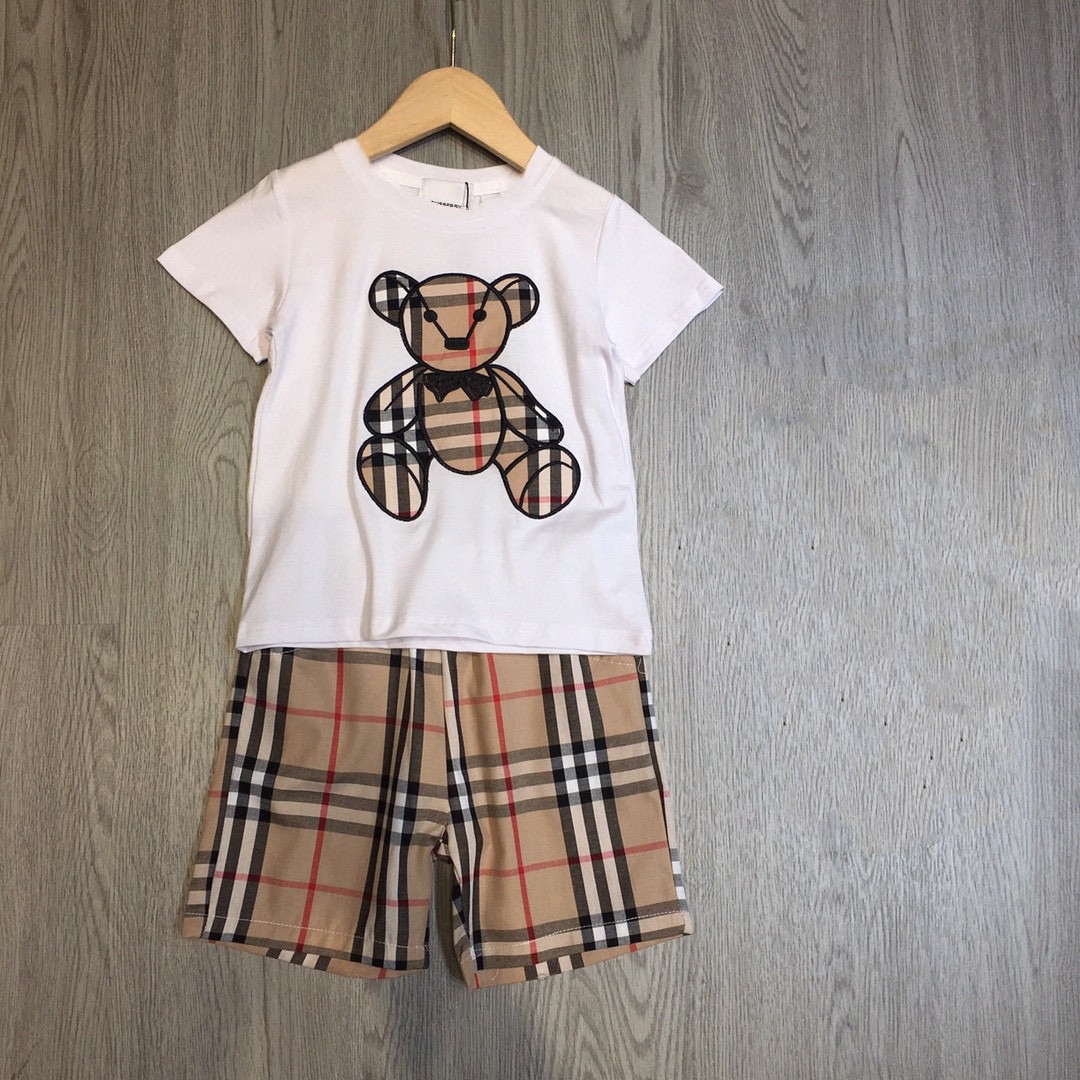 kids clothes set kid t shirt kid designer sets baby clothes luxury new summer shorts Sleeve With bear Classic stripes size 90-160, White
kids clothes set kid t shirt kid designer sets baby clothes luxury new summer shorts Sleeve With bear Classic stripes size 90-160, White
