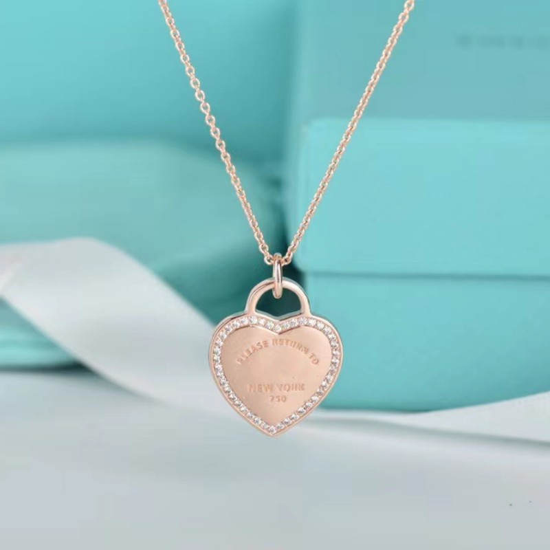 Fashion love diamond necklace classic ladies pendant girls holiday gift 18K gold jewelry factory
Fashion love diamond necklace classic ladies pendant girls holiday gift 18K gold jewelry factory