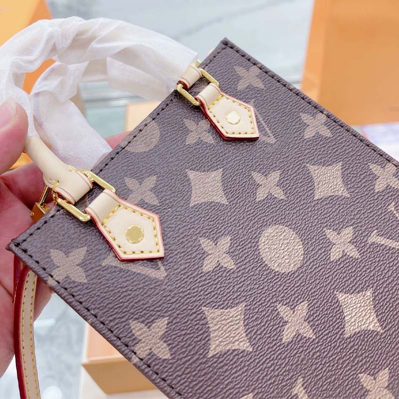 Handbags fashions classics handbag luxurys brands crossbody bags quality classi woman fashion designers clutch ladies luxury crossbody shoulder bags chain bag, Brown
Handbags fashions classics handbag luxurys brands crossbody bags quality classi woman fashion designers clutch ladies luxury crossbody shoulder bags chain bag, Brown