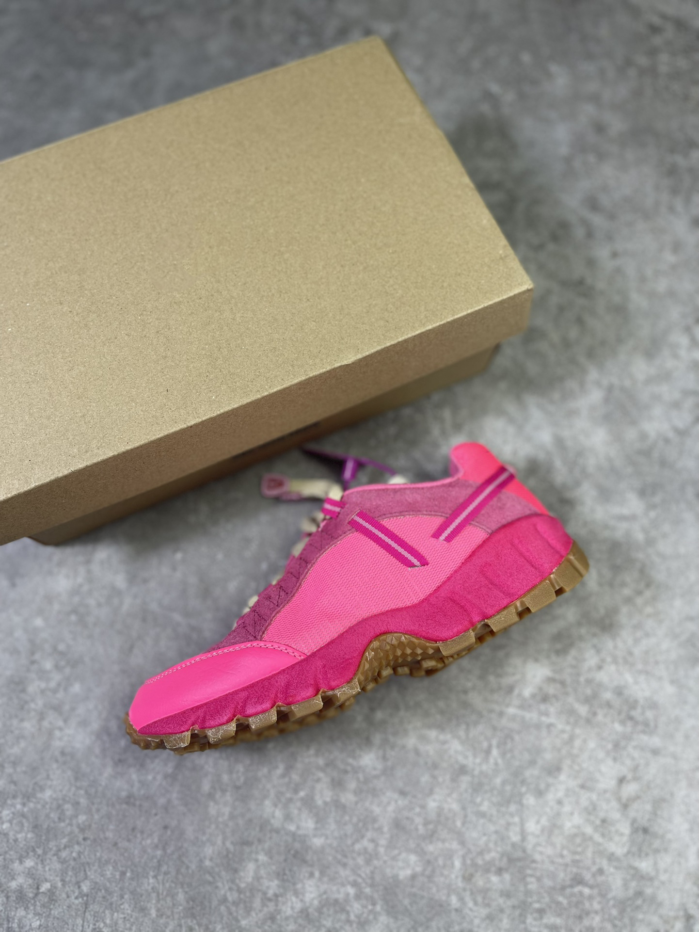 Humara mens womens running shoes designer fashion light bone ale pink Flash jacquemu outdoor shoes collaboration
Humara mens womens running shoes designer fashion light bone ale pink Flash jacquemu outdoor shoes collaboration