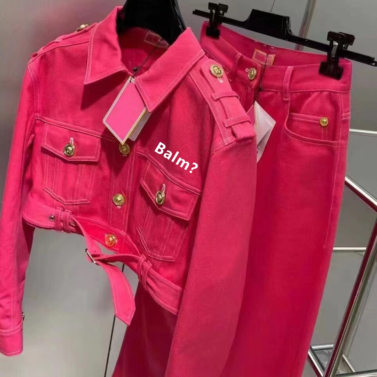 Spring released women jaket pants short designer clothes outerwears luxury brand clothing long sleeves leisure style sportswear with size SMLXL A229, Red
Spring released women jaket pants short designer clothes outerwears luxury brand clothing long sleeves leisure style sportswear with size SMLXL A229, Red