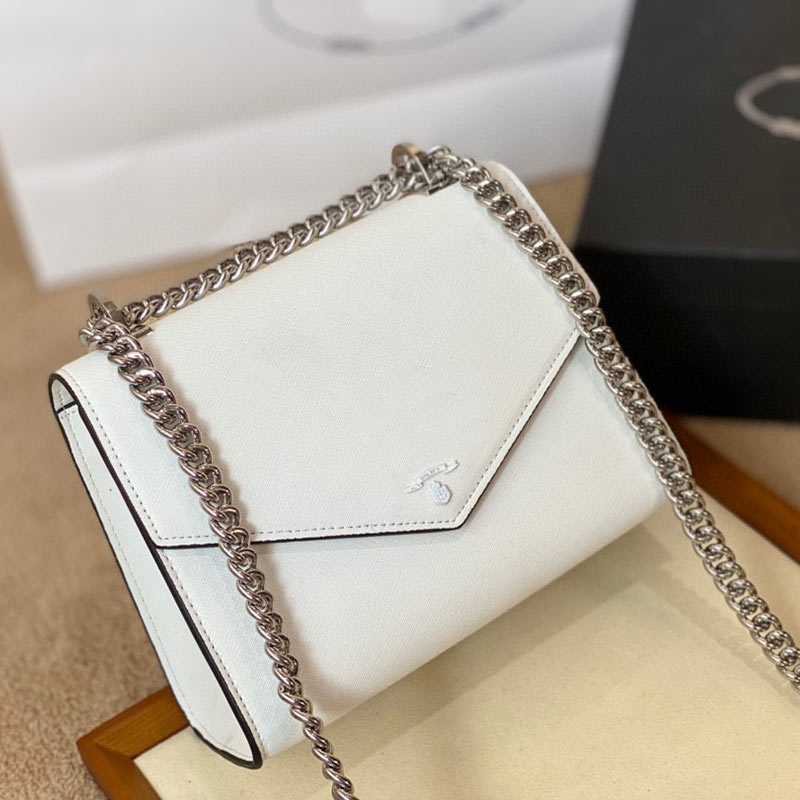 Chain Designer Messenger Crossbody Bag Flap Shoulder Bags Genuine Leather Silver Hardware Fashion Letters Women Plain Brand Wallets Handbags Purse
Chain Designer Messenger Crossbody Bag Flap Shoulder Bags Genuine Leather Silver Hardware Fashion Letters Women Plain Brand Wallets Handbags Purse