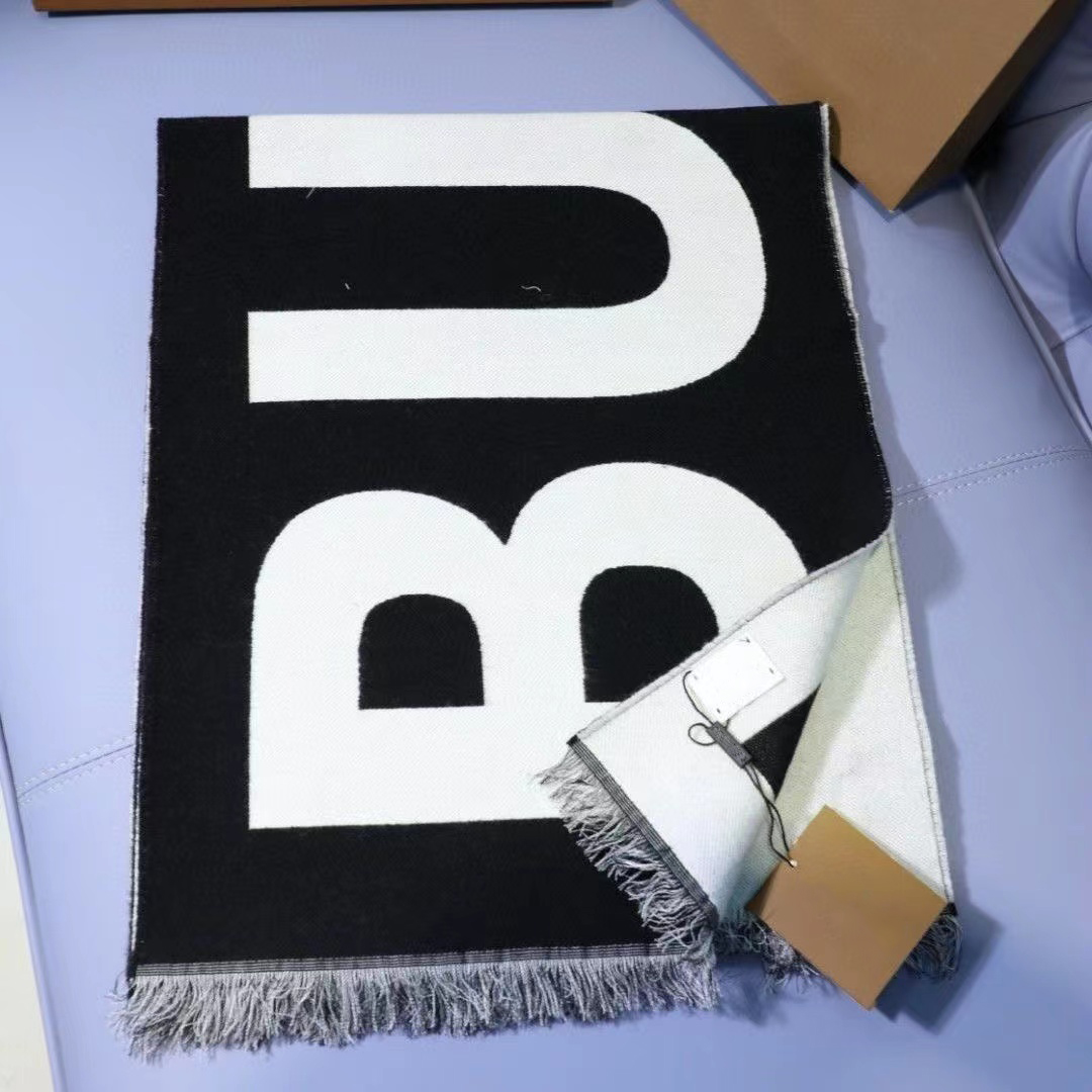 Designer Scarf Fashion Winter Scarves Soft Cashmere Big Letter Reversible Design for Man Women Shawl
Designer Scarf Fashion Winter Scarves Soft Cashmere Big Letter Reversible Design for Man Women Shawl