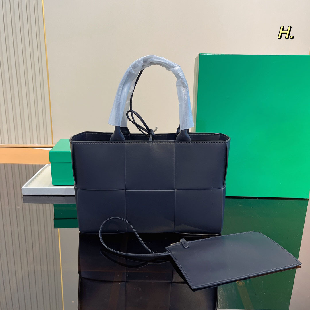 2023 New Designer Tote Bags Women Luxury Weave Top Handle Shoulder Bags Real Leather Navy Bucket Sac Handbags Lady Large Beach Bag Arco Crossbody Fashion Purse Clutch, Brown
2023 New Designer Tote Bags Women Luxury Weave Top Handle Shoulder Bags Real Leather Navy Bucket Sac Handbags Lady Large Beach Bag Arco Crossbody Fashion Purse Clutch, Brown