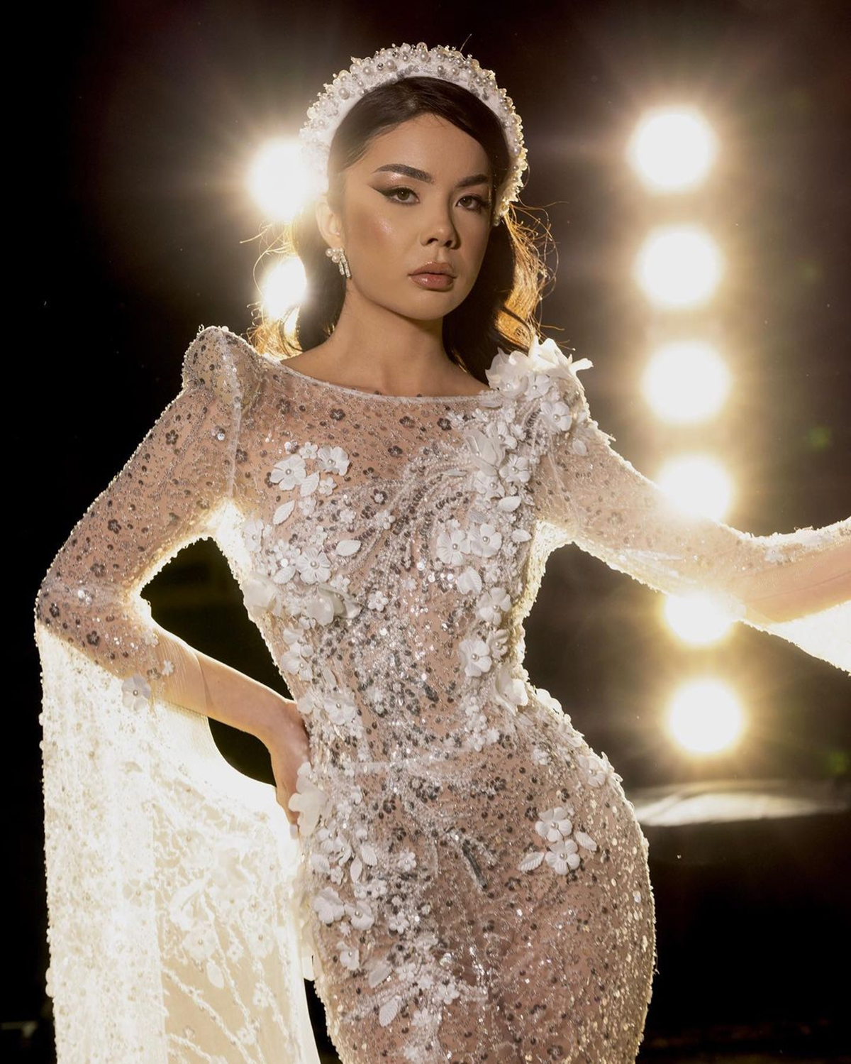 Glamorous Mermaid Wedding Dresses Jewel Sequined with 3D Flower Applicants Beaded Backless Tulle Net Slim Court Gown Custom Made Plus Size Vestidos De