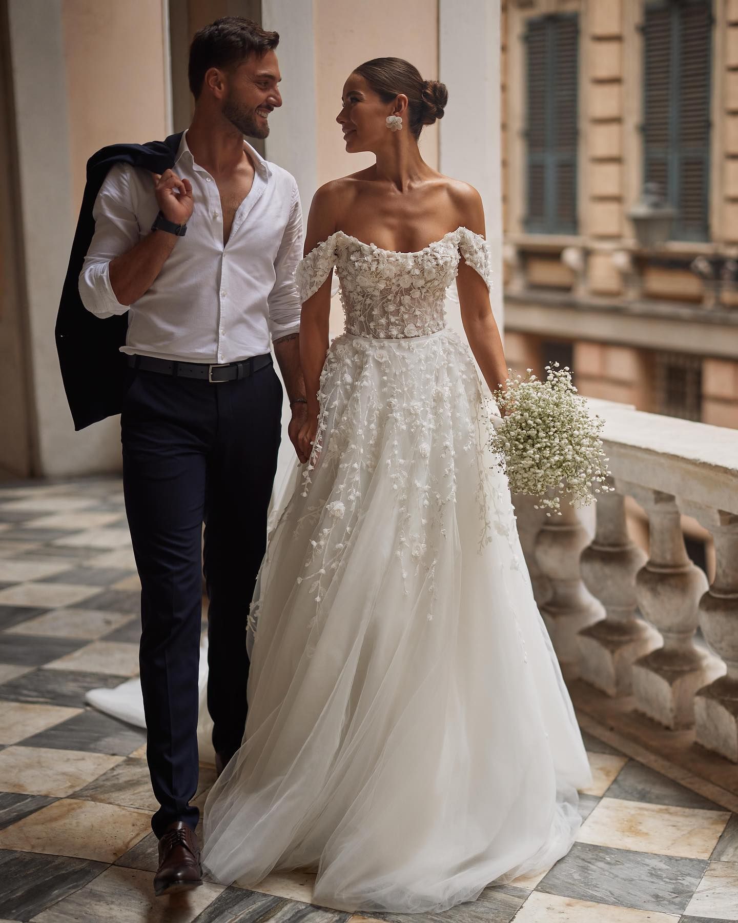 Gorgeous Beach Wedding Dresses Bridal Gown D Floral Applique Off The Shoulder Straps A Line Sweep Train Plus Size Custom Made Garden Vestido De Novia