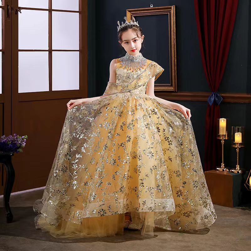 Gold Wer Girl Dresses Jewel Neck Ball Gown Lace Appliques Beads Sequined Kids Girls Pageant Dress Sweep Train Crystal Birthday Gowns Lz0304