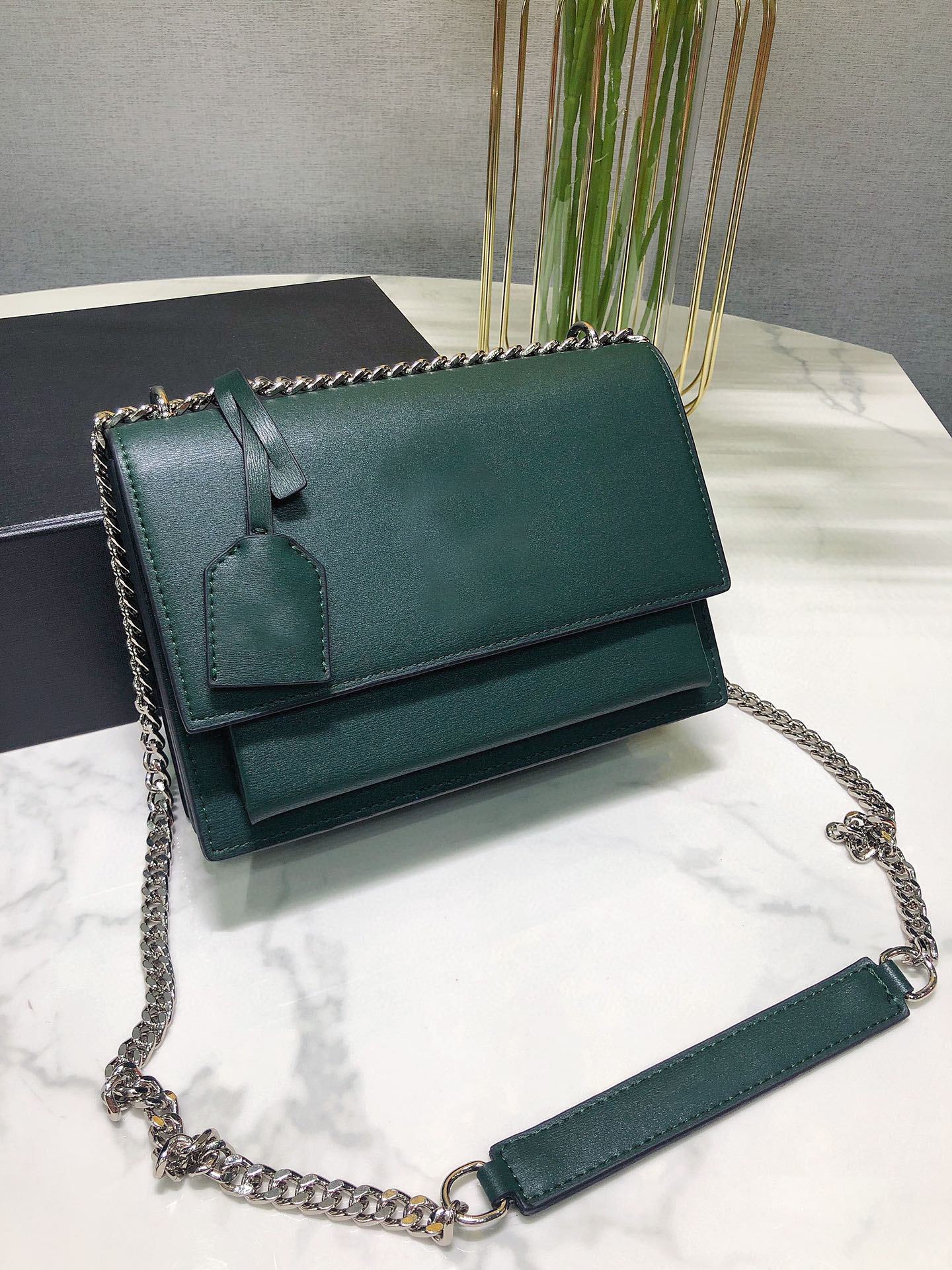 Fashion Vintage Y Messenger Bag Women Smooth Leather Crossbody Bags Classic Medium Sunset Flap Shoulder Purse Lady Green Top Handle Handbag Wholesale Satchel Tote, Beige
Fashion Vintage Y Messenger Bag Women Smooth Leather Crossbody Bags Classic Medium Sunset Flap Shoulder Purse Lady Green Top Handle Handbag Wholesale Satchel Tote, Beige