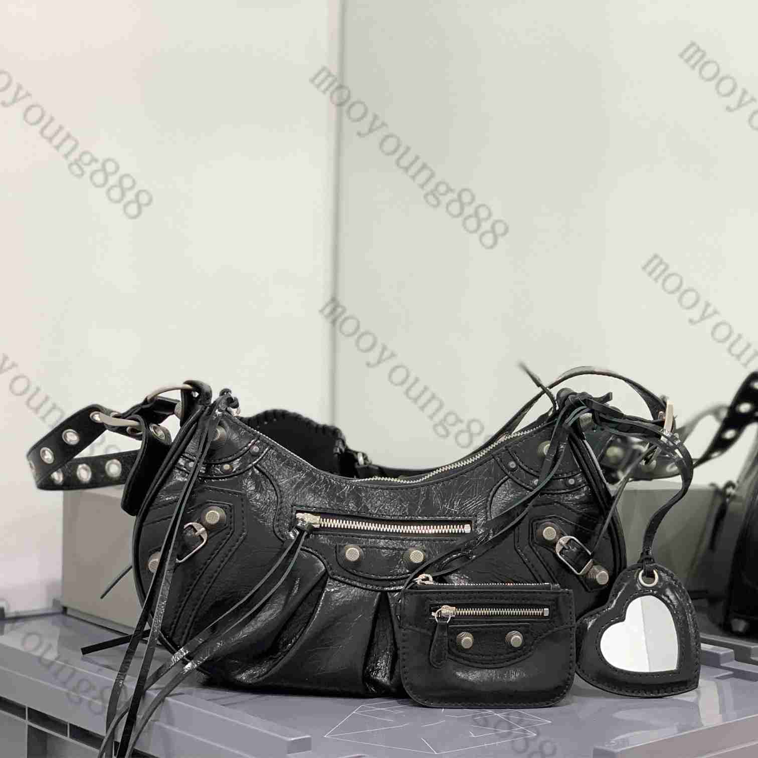 10A Top Tier Quality Luxury Designer Large Cagole Motorcycle Bag Real Leather Hobo Handbag Womens Quilted Zipper Bag Crossbody Black Handle, Yellow
10A Top Tier Quality Luxury Designer Large Cagole Motorcycle Bag Real Leather Hobo Handbag Womens Quilted Zipper Bag Crossbody Black Handle, Yellow