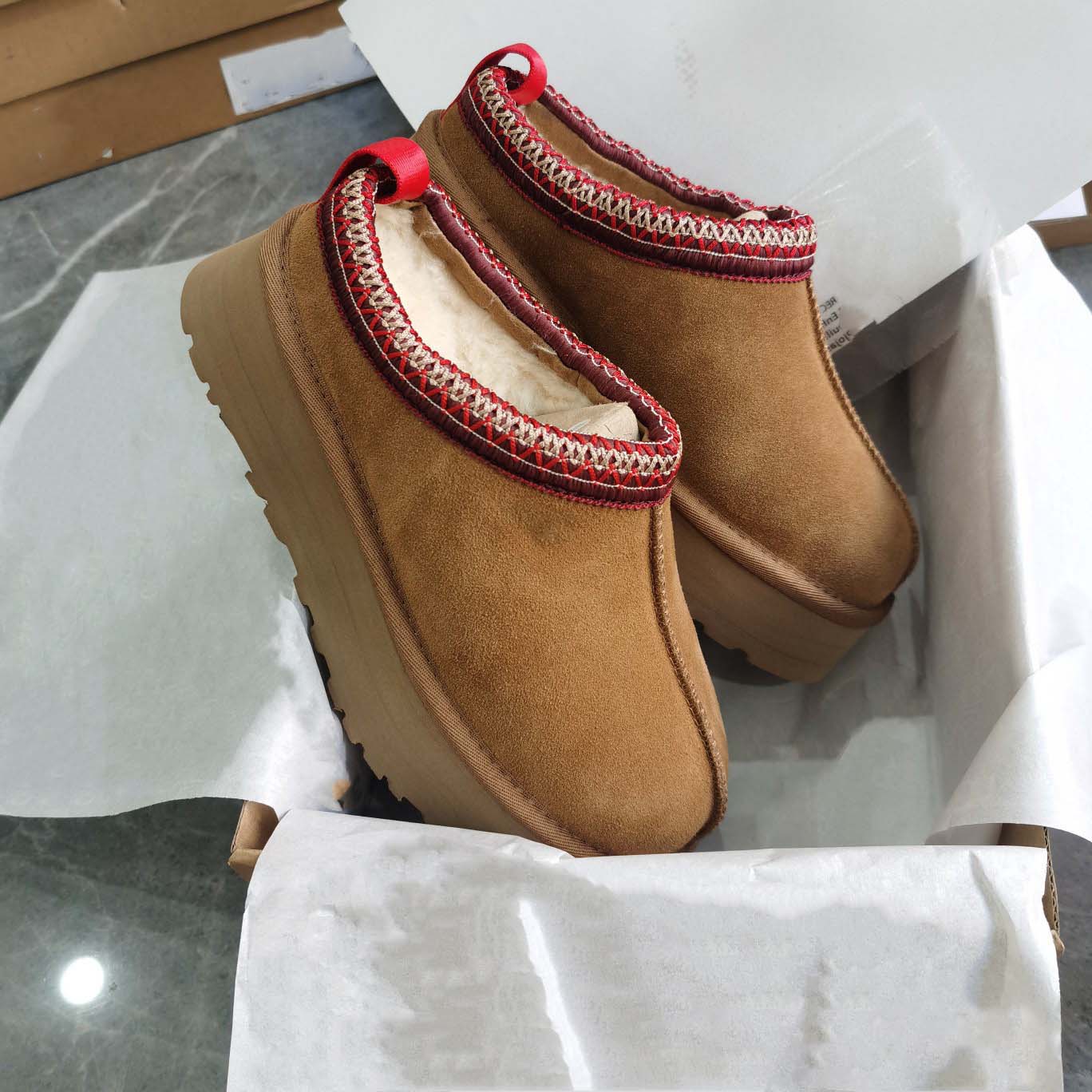 2023 Womens Tazz Slippers Fur Slides Classic Ultra Mini Platform Boot Tasman Slip-on Les Petites Suede Wool Blend Comfort Winter Designer Booties 35-42
2023 Womens Tazz Slippers Fur Slides Classic Ultra Mini Platform Boot Tasman Slip-on Les Petites Suede Wool Blend Comfort Winter Designer Booties 35-42
