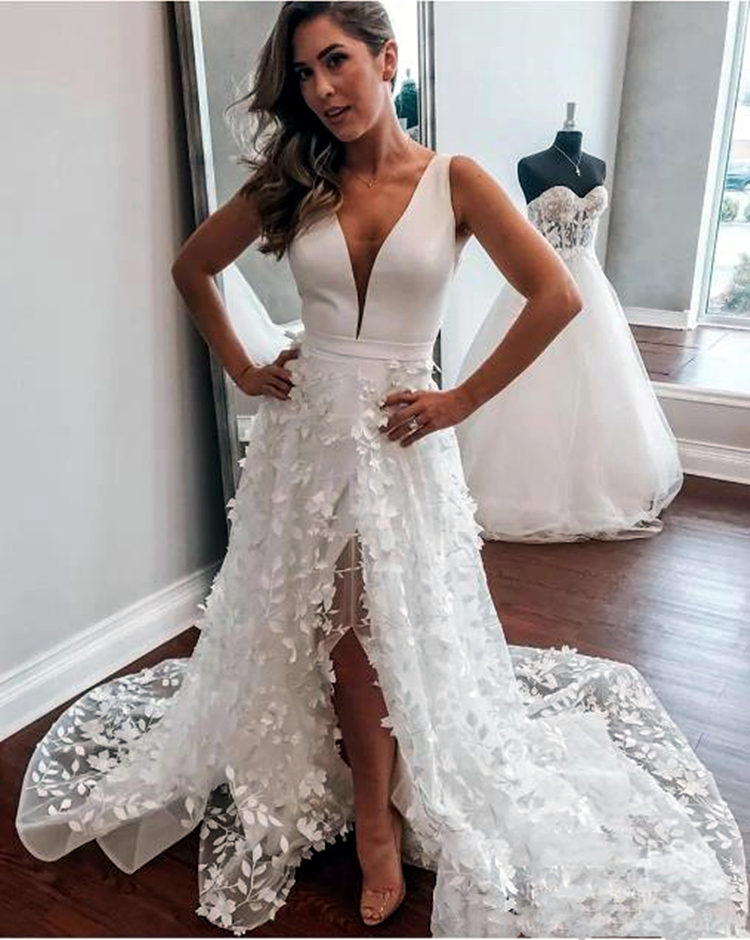 Boho V-neck Lace A-Line Wedding Dresses 2023 Sleeveless Backless Lace Appliques Satin Long Beach Bridal Gown Front Slit Sexy Country Bride Vestido De 