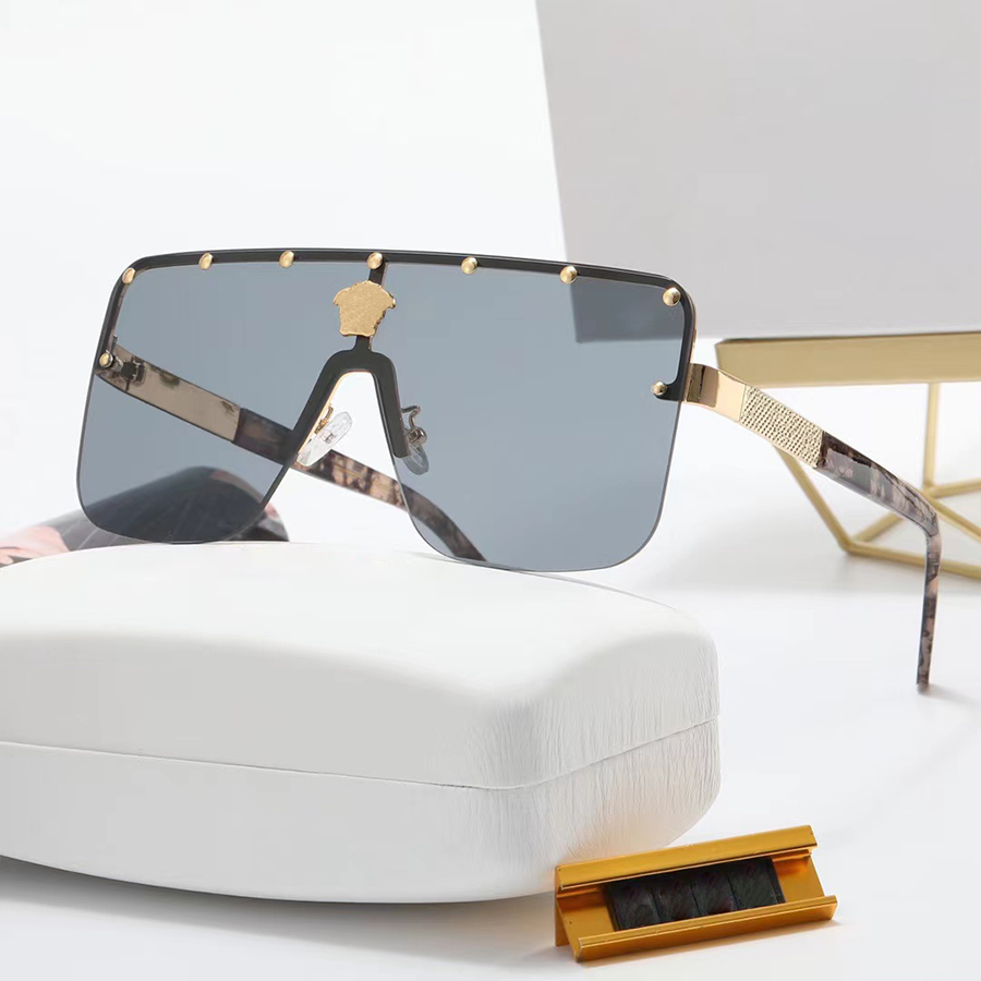 Fashion Sunglasses Designer Sunglass for Man Woman Classical Sun glass Polarized Adumbral 5 Color Option
Fashion Sunglasses Designer Sunglass for Man Woman Classical Sun glass Polarized Adumbral 5 Color Option
