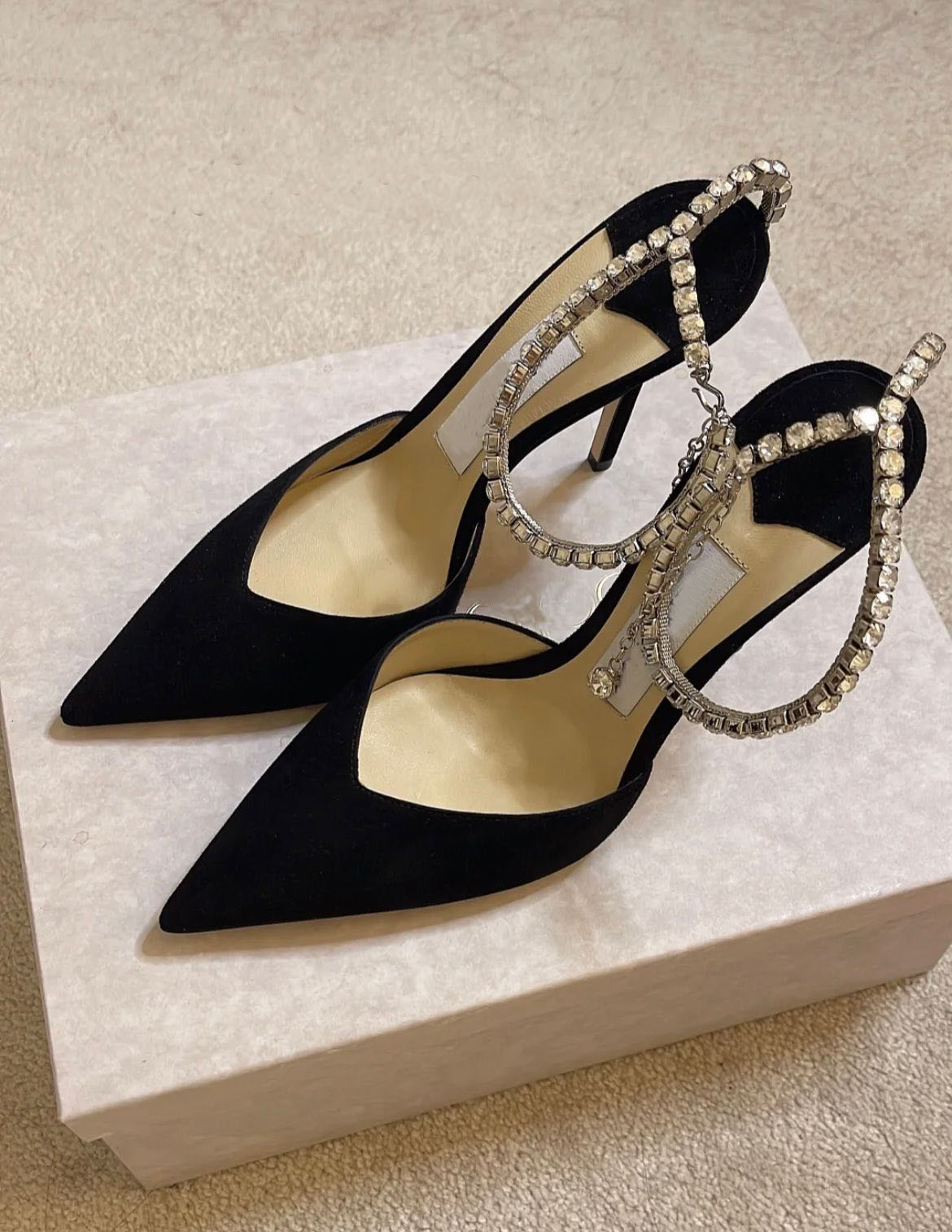 Wedding Party Saeda Women Sandals Shoes with Crystal Chain Stiletto Heel Pointed Toe Pumps Summer Luxury Lady Gladiator Sandalias EU35-43
Wedding Party Saeda Women Sandals Shoes with Crystal Chain Stiletto Heel Pointed Toe Pumps Summer Luxury Lady Gladiator Sandalias EU35-43