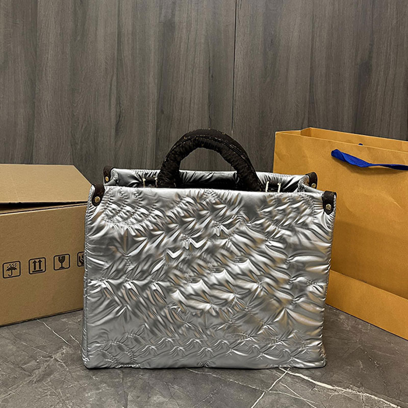 Quilted Tote Bag Women Soft Clothes Designer Bags 41180 Large Shoulder Handbags Luxury Bags Embroidery Cotton Genuine Leather 44571 Interior Zipper Pocket 14 color, 33*26cm
Quilted Tote Bag Women Soft Clothes Designer Bags 41180 Large Shoulder Handbags Luxury Bags Embroidery Cotton Genuine Leather 44571 Interior Zipper Pocket 14 color, 33*26cm