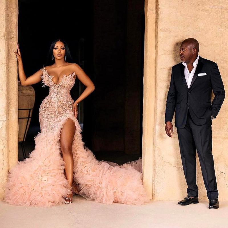 Party Dresses Ruffles Bottom Celebrity Prom With Sheer Neck Sequins Flowers Appliques Side Split Mermaid Evening Dress Red Carpet Gown