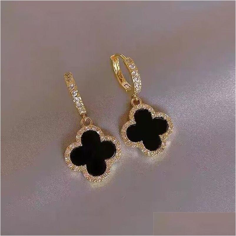 Pendant Necklaces Designer Jewelry Stud Earrings Women Love Fourleaf Clover Fashion Wedding Earring Drop Delivery Pendants Dh67H
Pendant Necklaces Designer Jewelry Stud Earrings Women Love Fourleaf Clover Fashion Wedding Earring Drop Delivery Pendants Dh67H