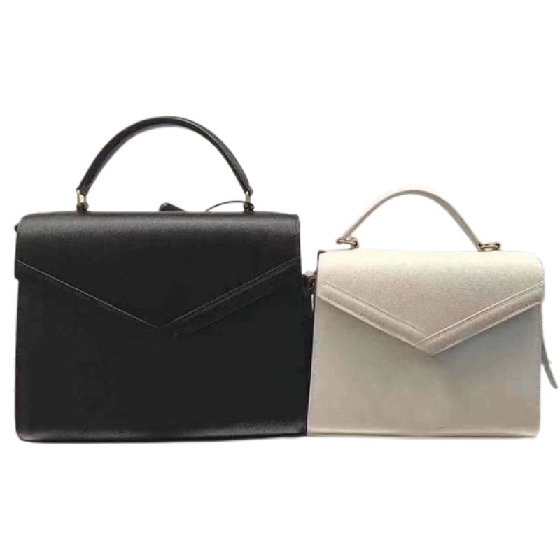 Fashion women Luxurys Crossbody bag famous classical designer lady Cross Body Bags Handbag female Purse black gold silver chain Leather Stylish and versatile, Black1
Fashion women Luxurys Crossbody bag famous classical designer lady Cross Body Bags Handbag female Purse black gold silver chain Leather Stylish and versatile, Black1