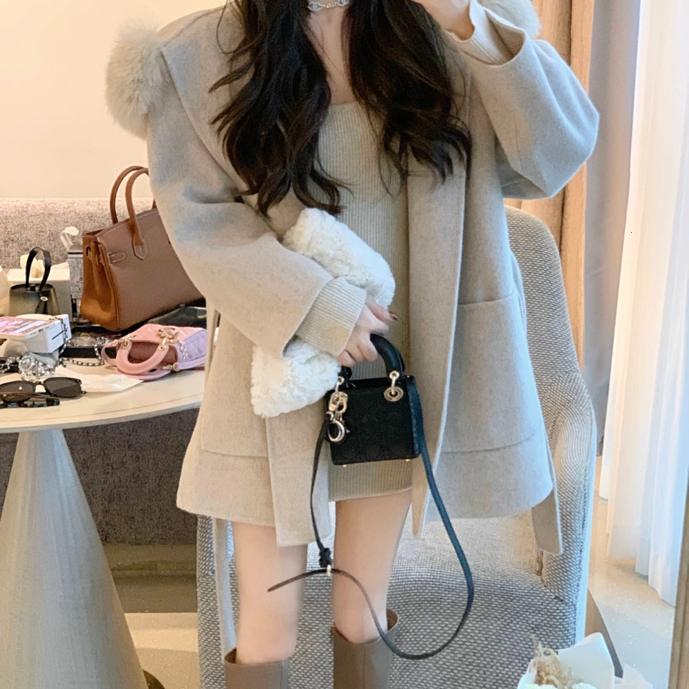 Women's Wool Blends Women Winter Thicken Loose Cashmere Wool Coat with Belt Hooded Short Woolen Overcoat Outerwear Female 230130