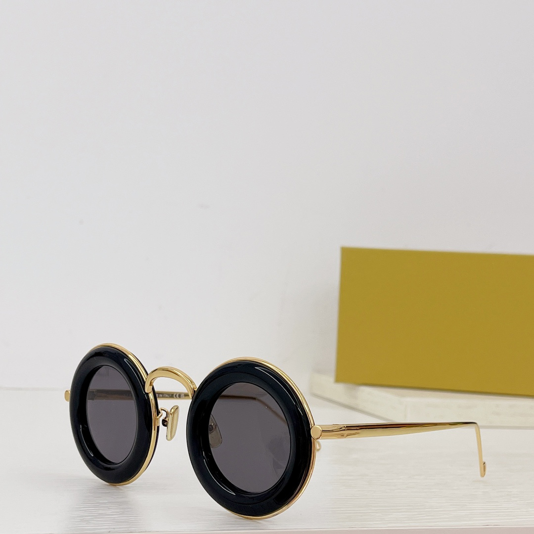 Sunglasses For Men and Women 40094 Round Style Anti-Ultraviolet Full Frame Glasses With Box 
Sunglasses For Men and Women 40094 Round Style Anti-Ultraviolet Full Frame Glasses With Box